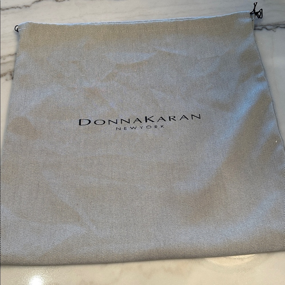 NWT Donna Karan Black Leather Shoulder Bag with Gold Chain - Picture 12 of 12